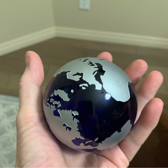 Blue sphere of the World 🌏 - Picture 9 of 11